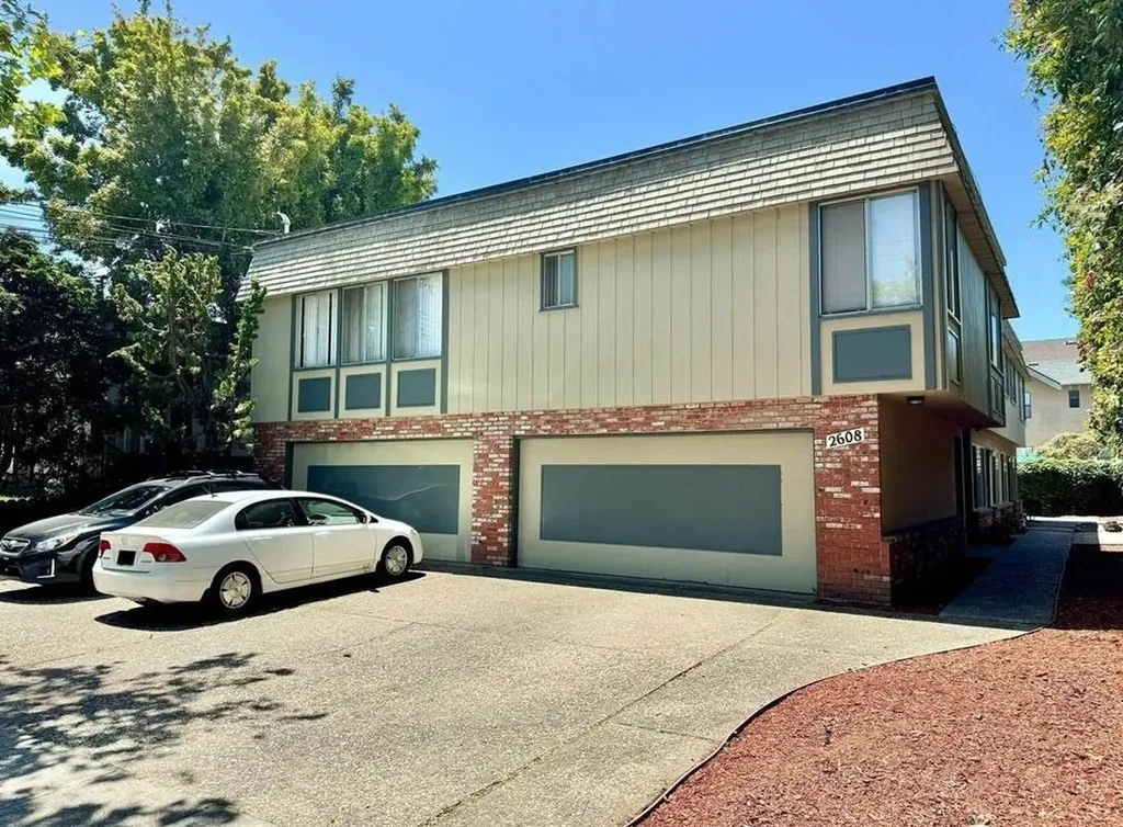 Alameda CA, 2608 Central Avenue