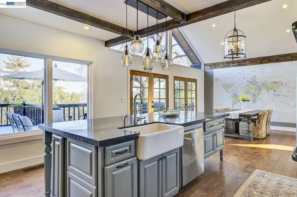 19029 Carlton Avenue Castro Valley CA 94546