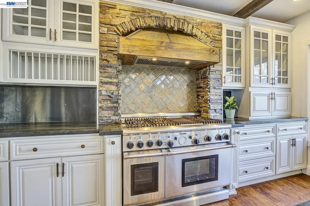 19029 Carlton Avenue Castro Valley CA 94546