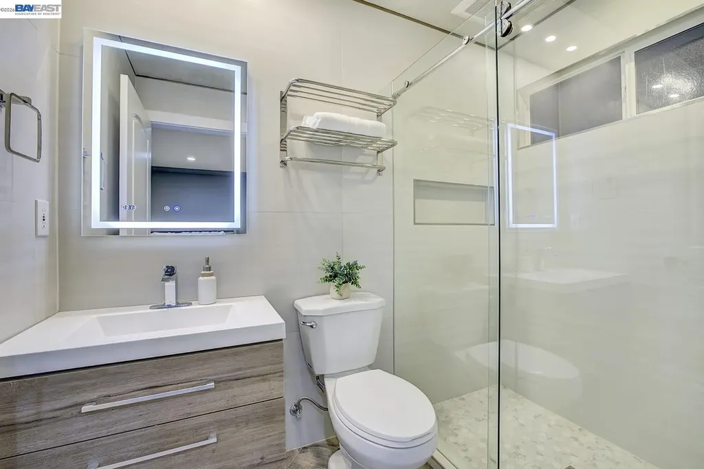 19029 Carlton Avenue Castro Valley CA 94546