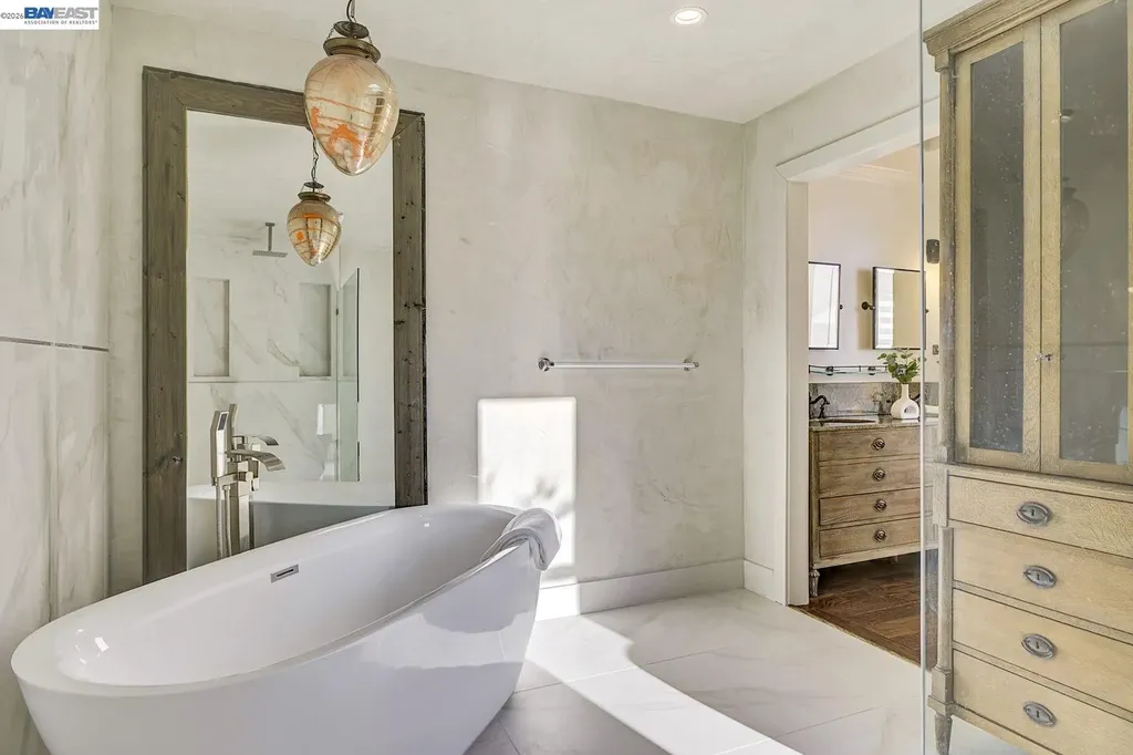 19029 Carlton Avenue Castro Valley CA 94546