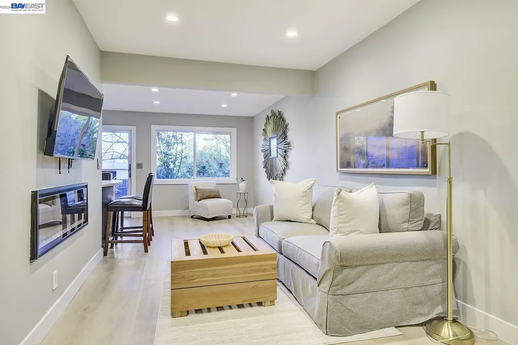 19029 Carlton Avenue Castro Valley CA 94546