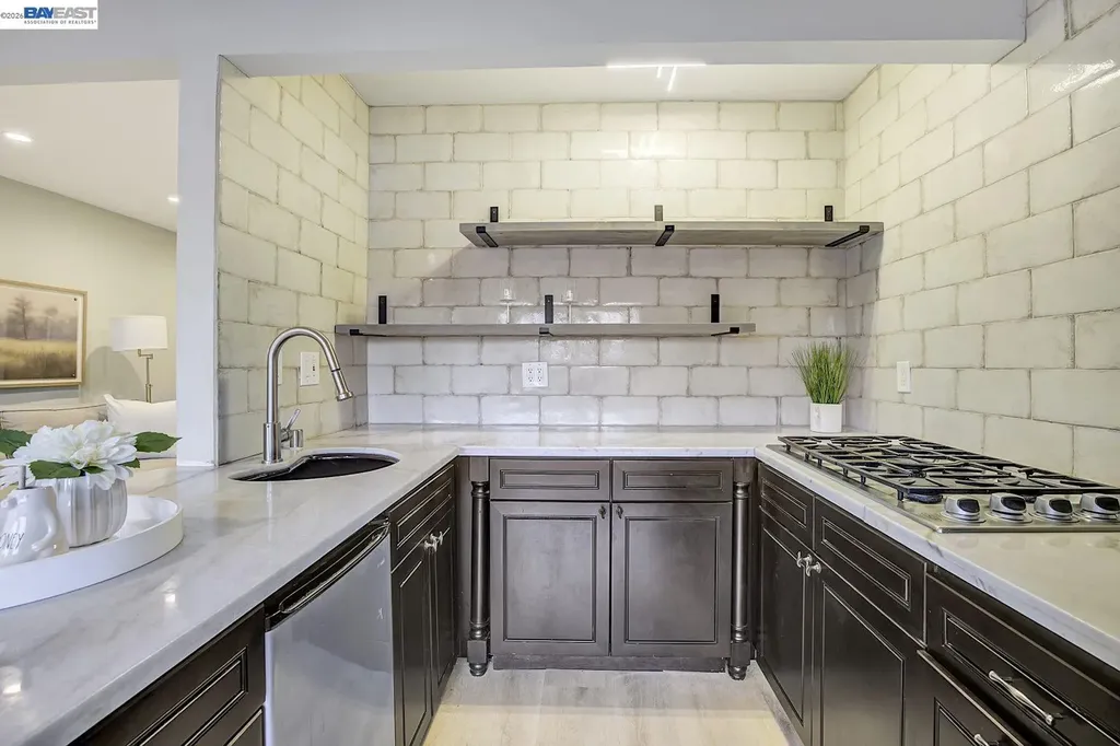 19029 Carlton Avenue Castro Valley CA 94546