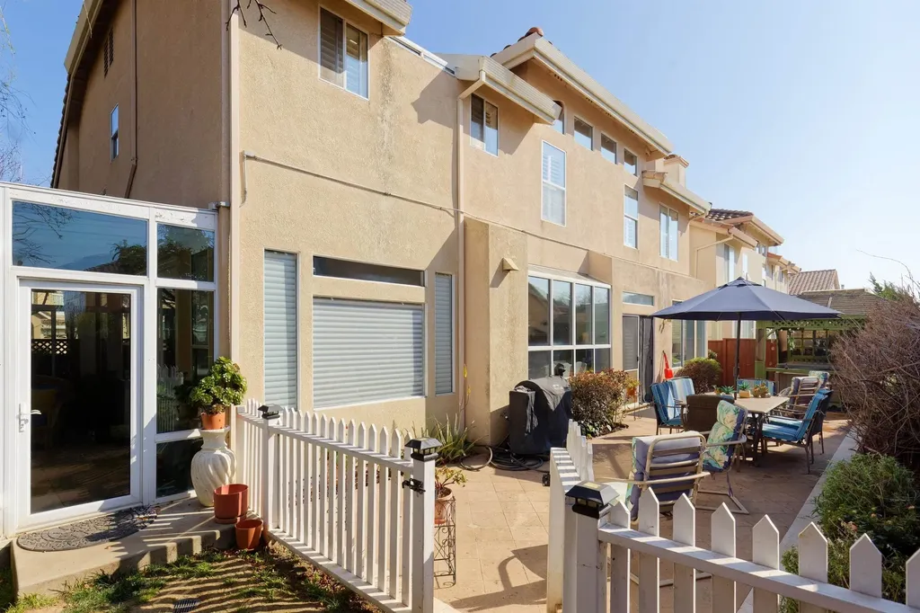 15109 Shining Star Lane San Leandro CA 94579