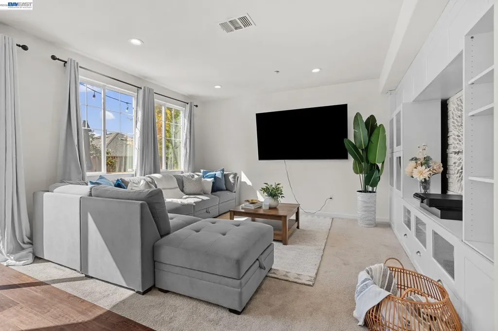 663 Falling Star Drive Martinez CA 94553