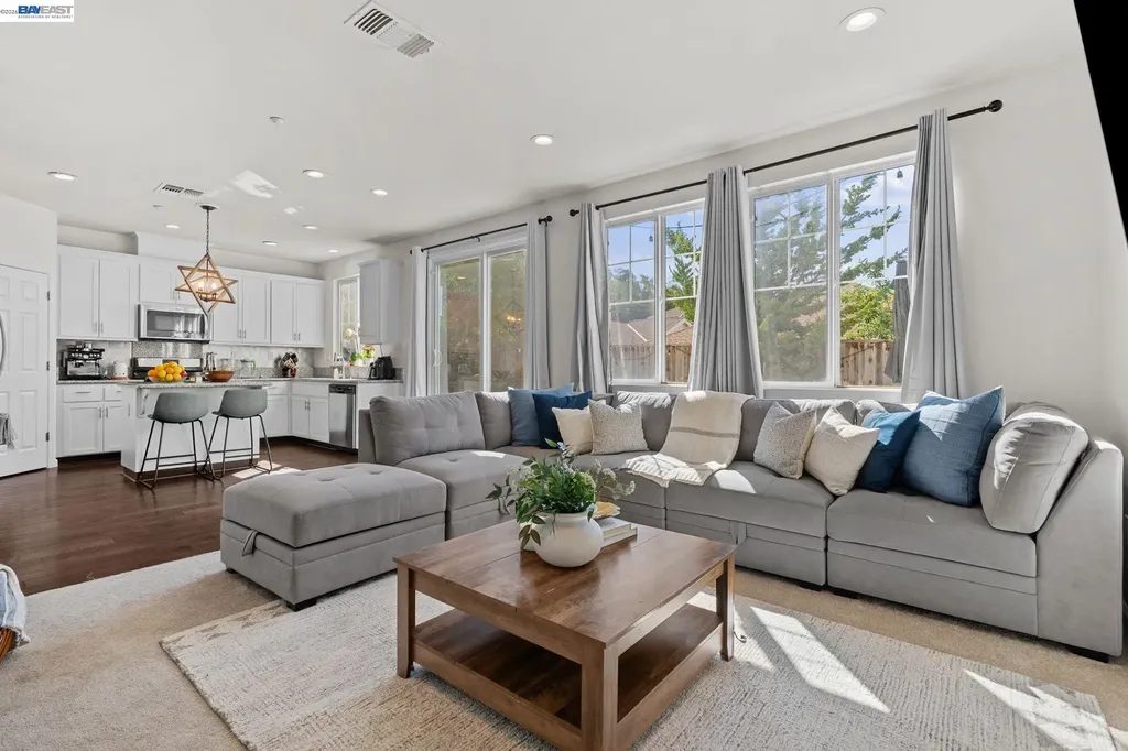 663 Falling Star Drive Martinez CA 94553