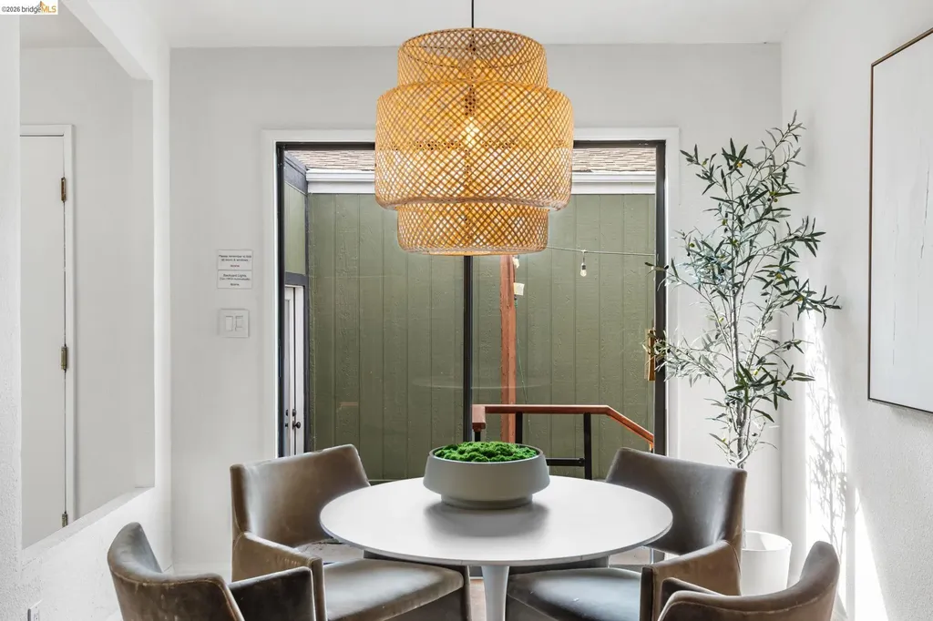 3723 35th Avenue Oakland CA 94619