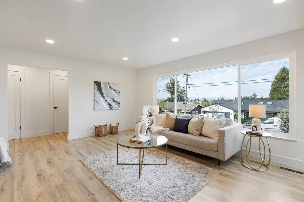 4072 Oak Hill Road Oakland CA 94605