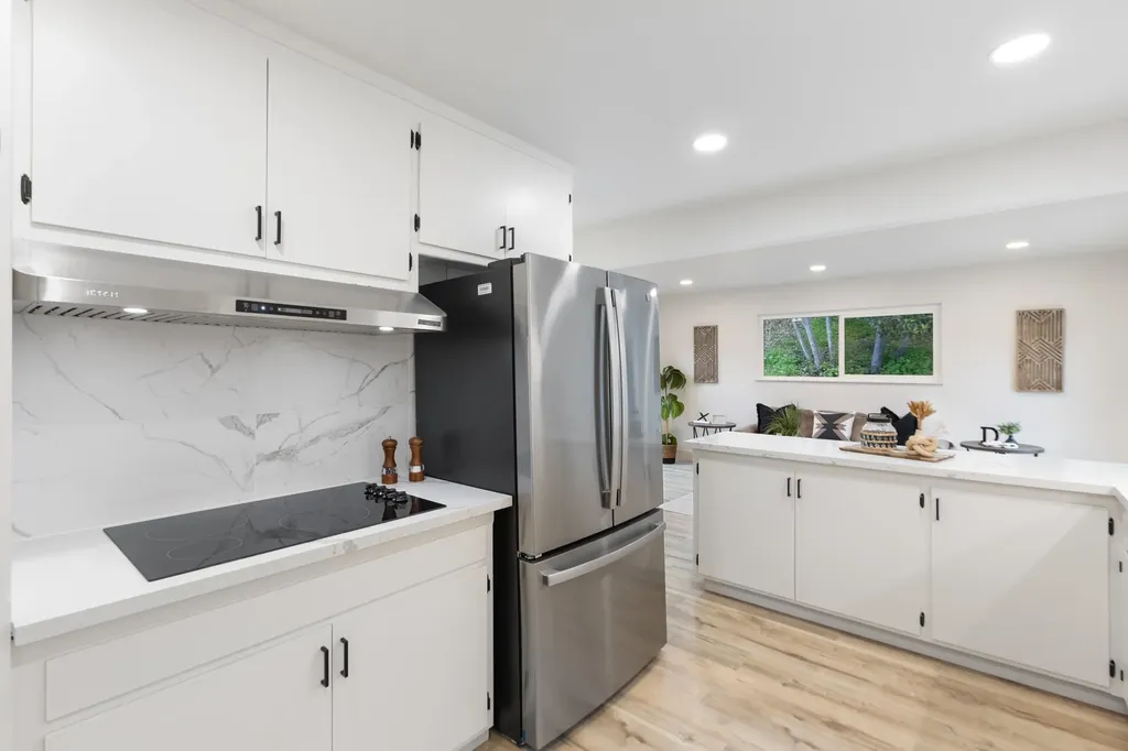 4072 Oak Hill Road Oakland CA 94605