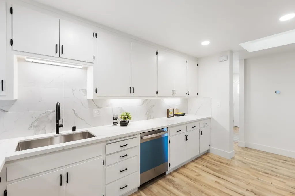 4072 Oak Hill Road Oakland CA 94605