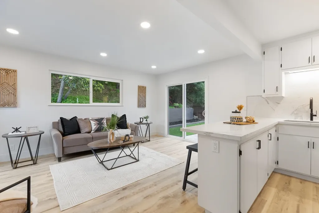 4072 Oak Hill Road Oakland CA 94605