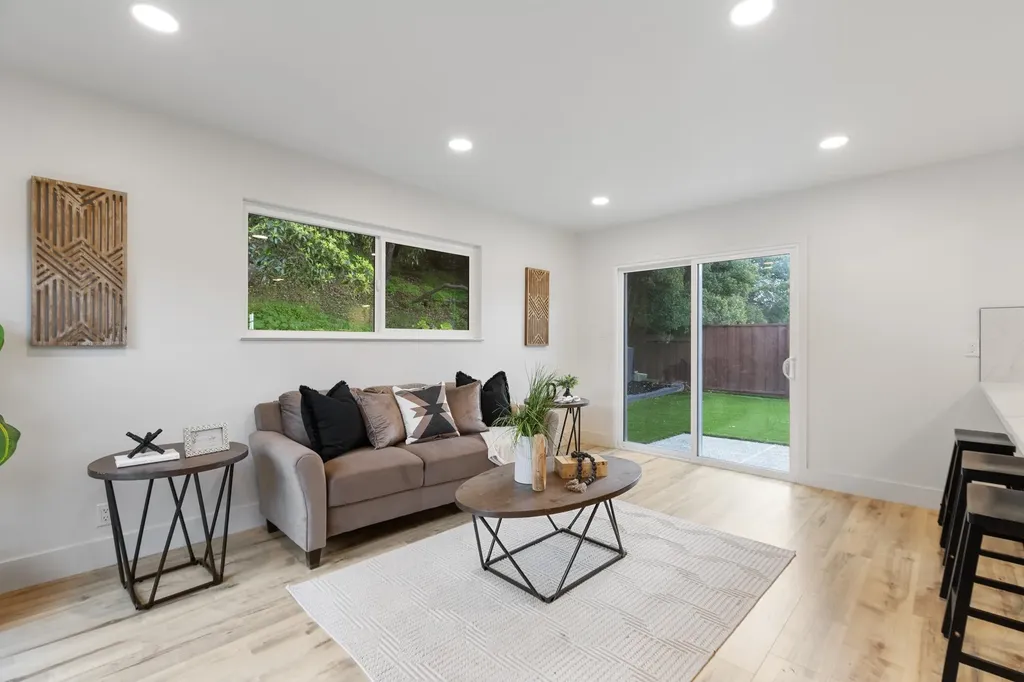 4072 Oak Hill Road Oakland CA 94605