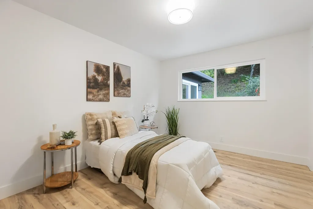 4072 Oak Hill Road Oakland CA 94605