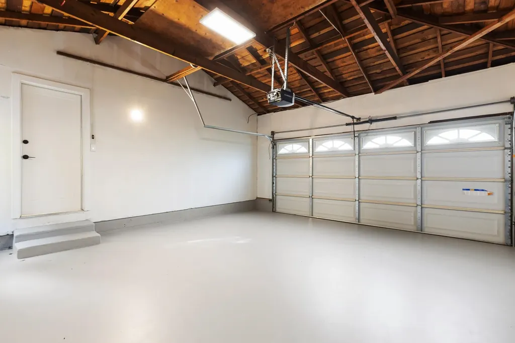 4072 Oak Hill Road Oakland CA 94605