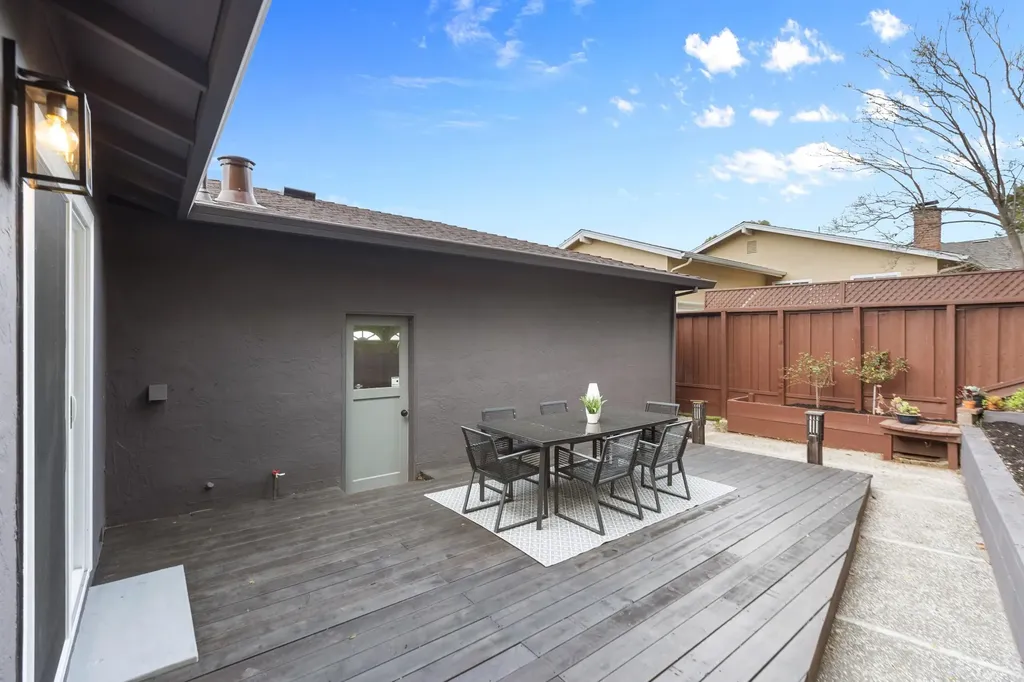 4072 Oak Hill Road Oakland CA 94605