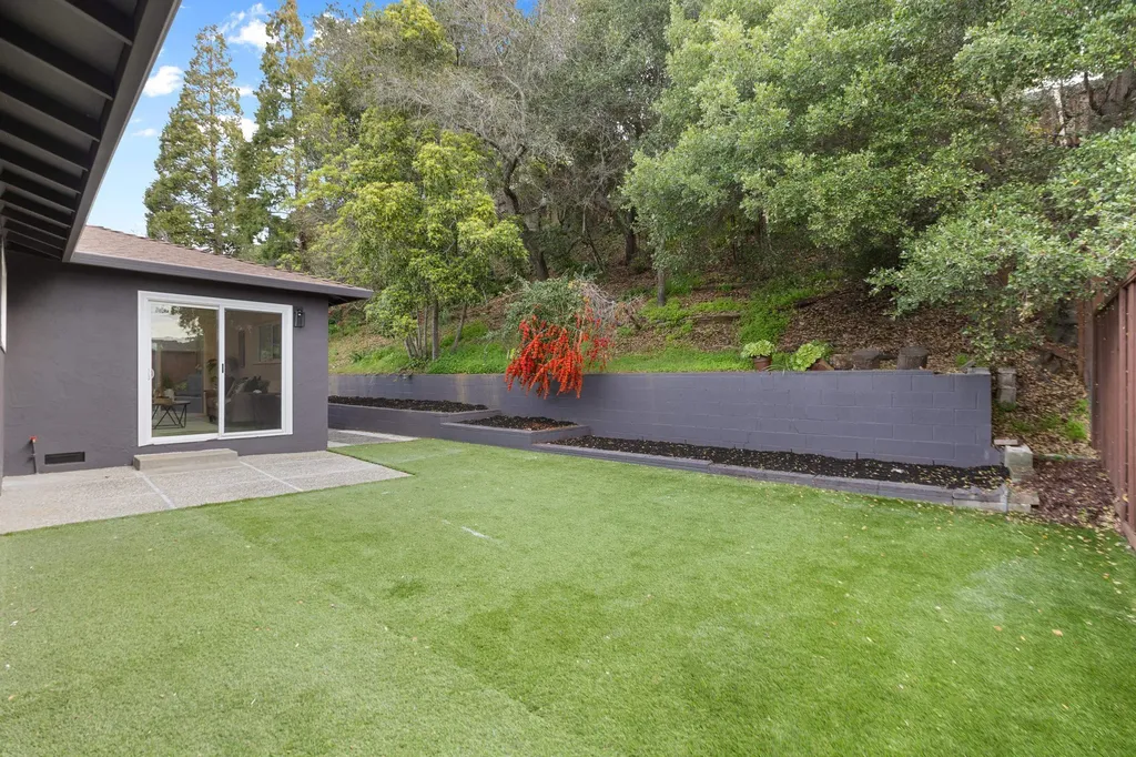 4072 Oak Hill Road Oakland CA 94605