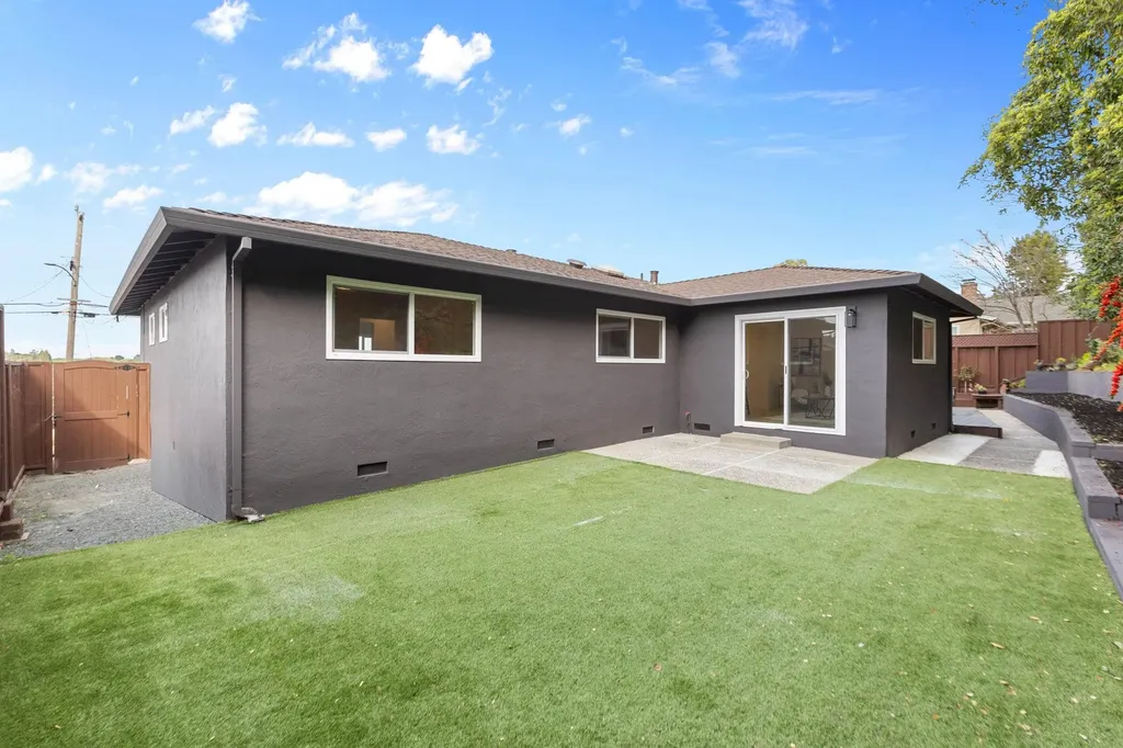 4072 Oak Hill Road Oakland CA 94605