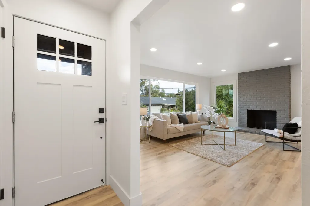 4072 Oak Hill Road Oakland CA 94605