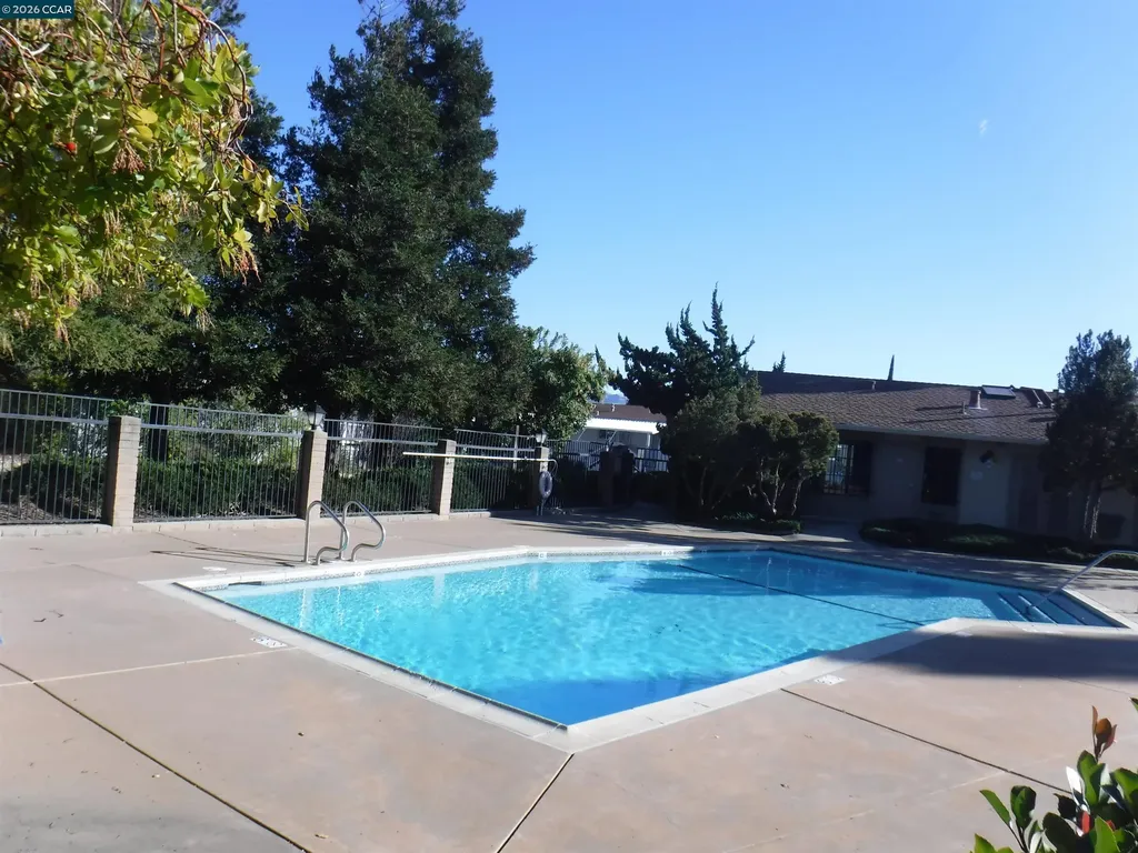 315 Via Valencia Pacheco CA 94553