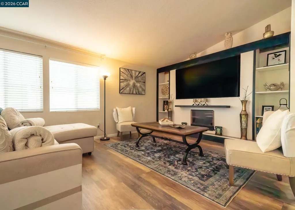 315 Via Valencia Pacheco CA 94553