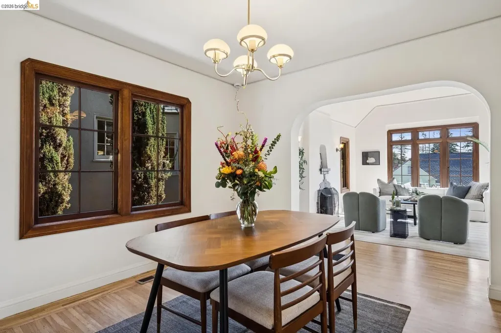 4107 Lyman Road Oakland CA 94602