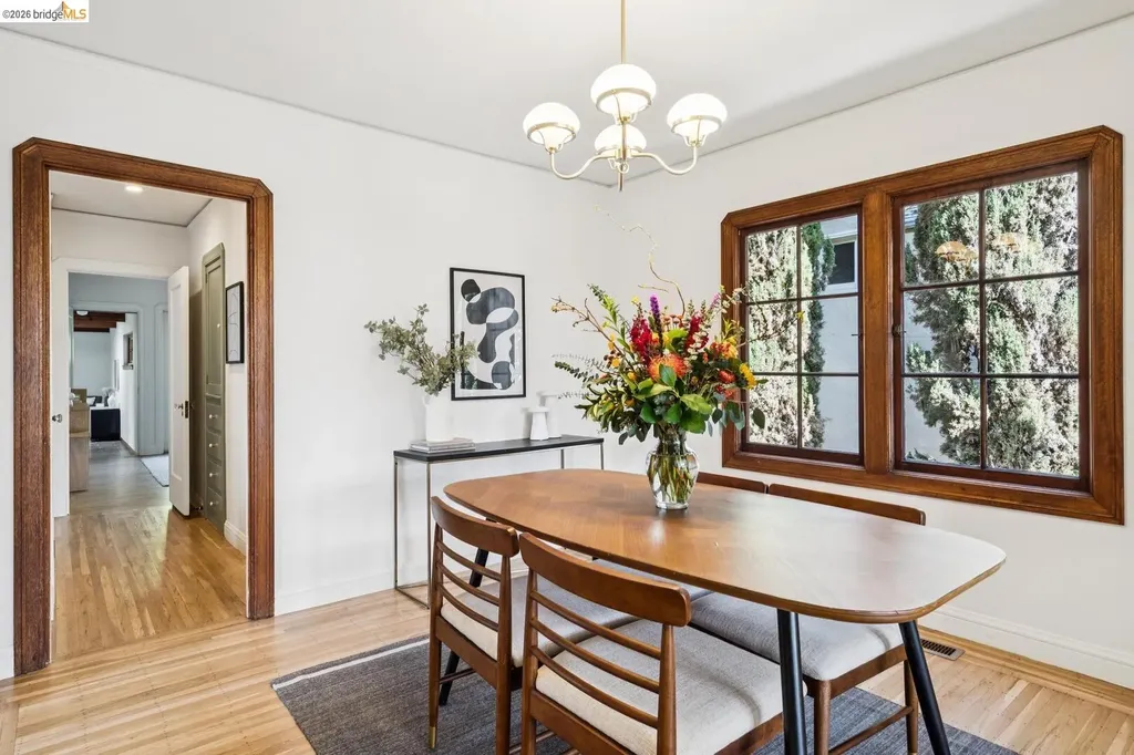 4107 Lyman Road Oakland CA 94602