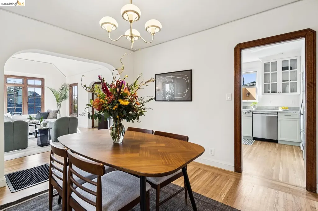 4107 Lyman Road Oakland CA 94602