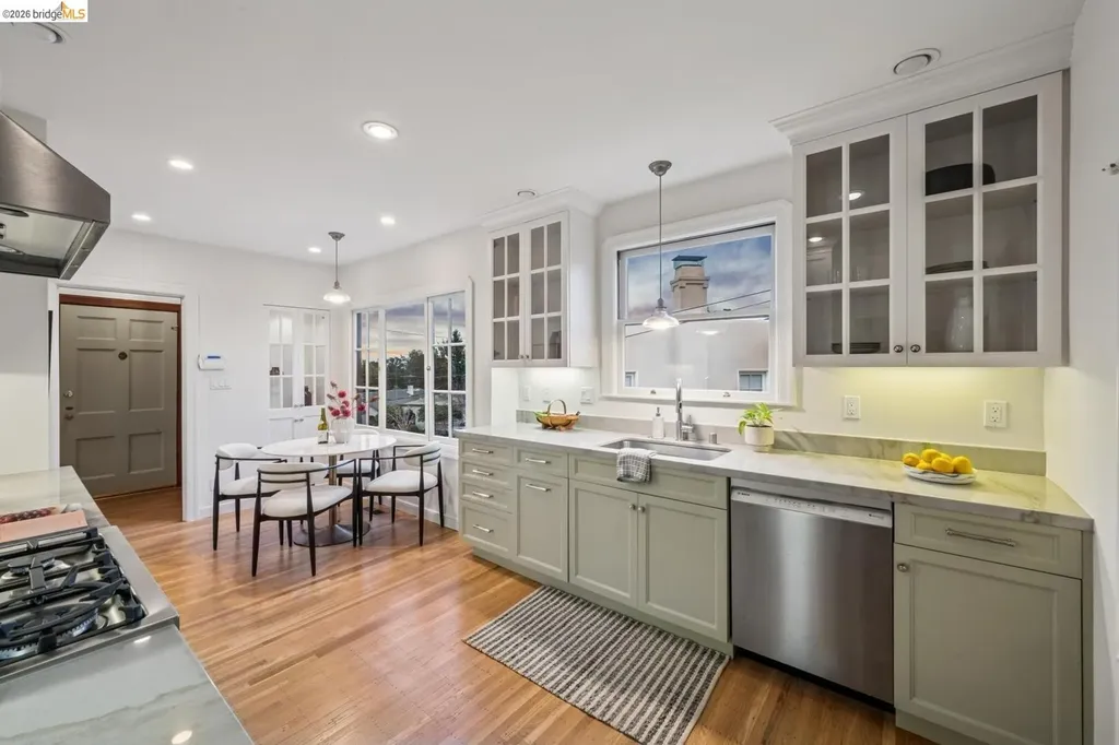 4107 Lyman Road Oakland CA 94602