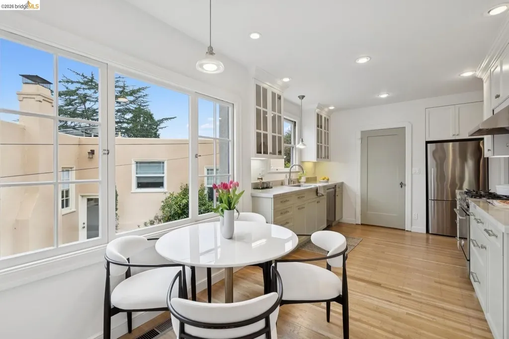 4107 Lyman Road Oakland CA 94602