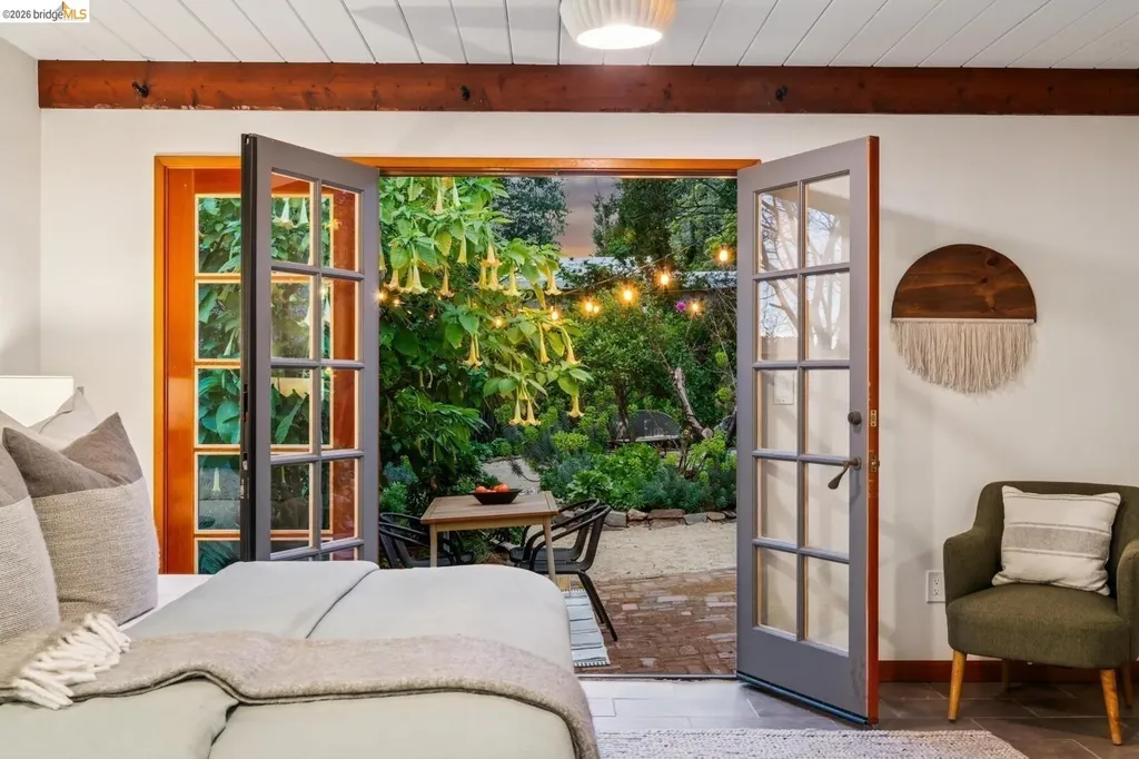 4107 Lyman Road Oakland CA 94602