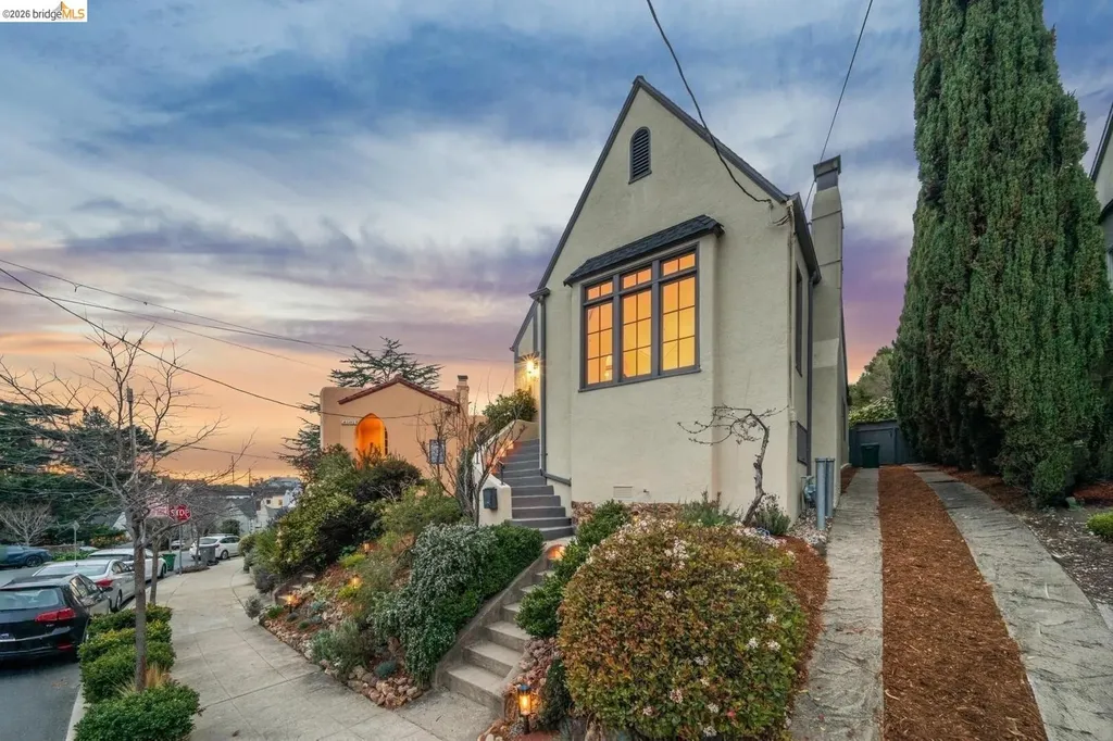 4107 Lyman Road Oakland CA 94602