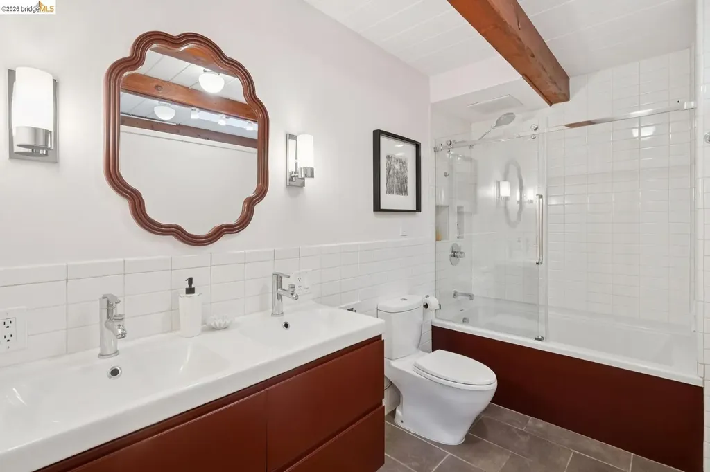 4107 Lyman Road Oakland CA 94602