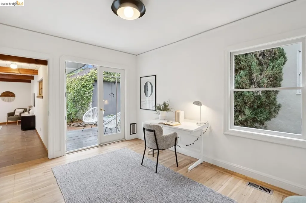 4107 Lyman Road Oakland CA 94602