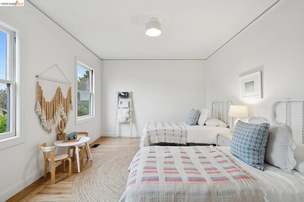 4107 Lyman Road Oakland CA 94602