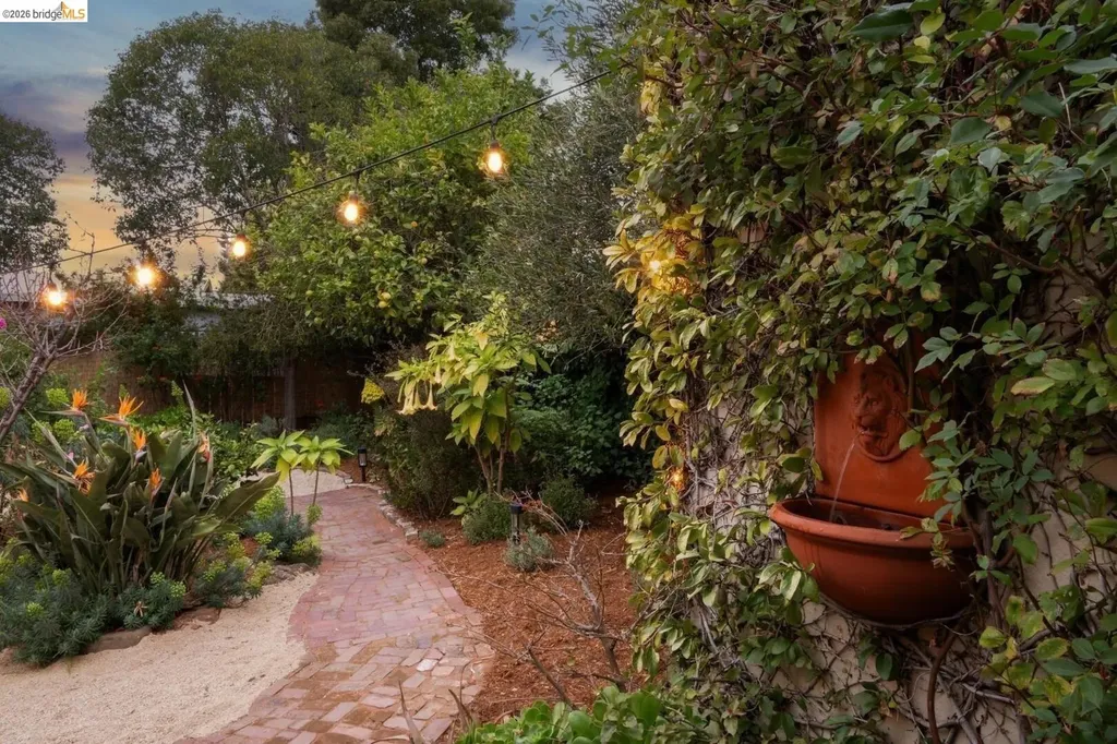 4107 Lyman Road Oakland CA 94602