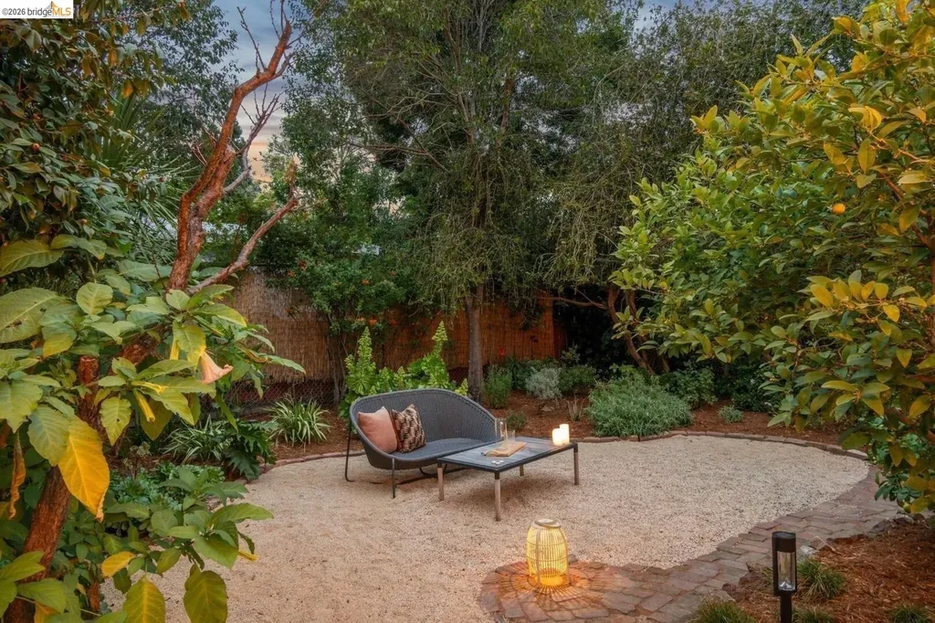 4107 Lyman Road Oakland CA 94602