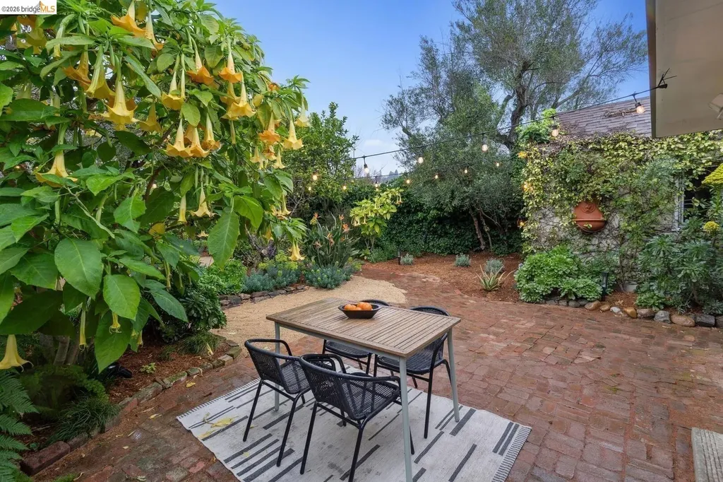 4107 Lyman Road Oakland CA 94602