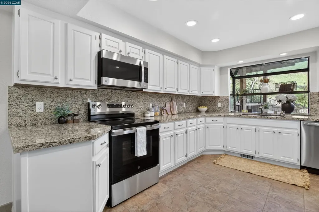 1956 Holly Drive Concord CA 94521