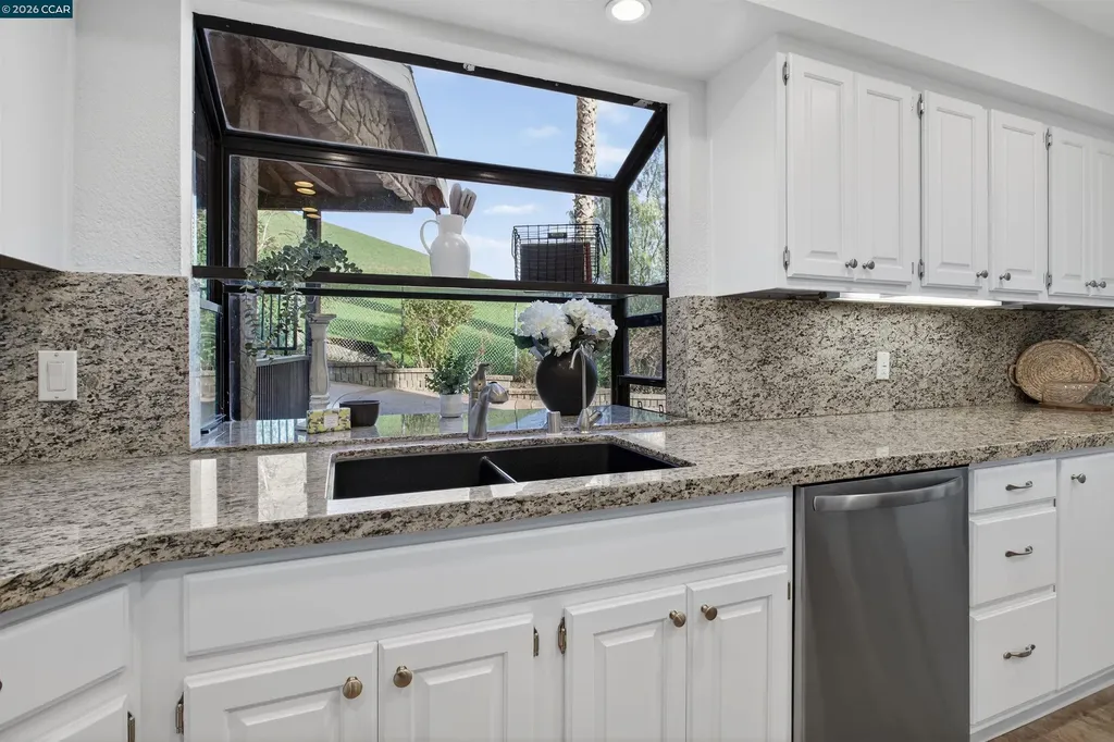 1956 Holly Drive Concord CA 94521