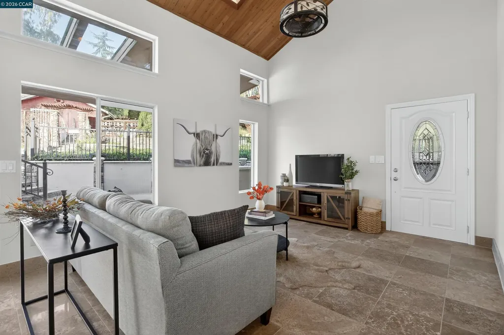 1956 Holly Drive Concord CA 94521