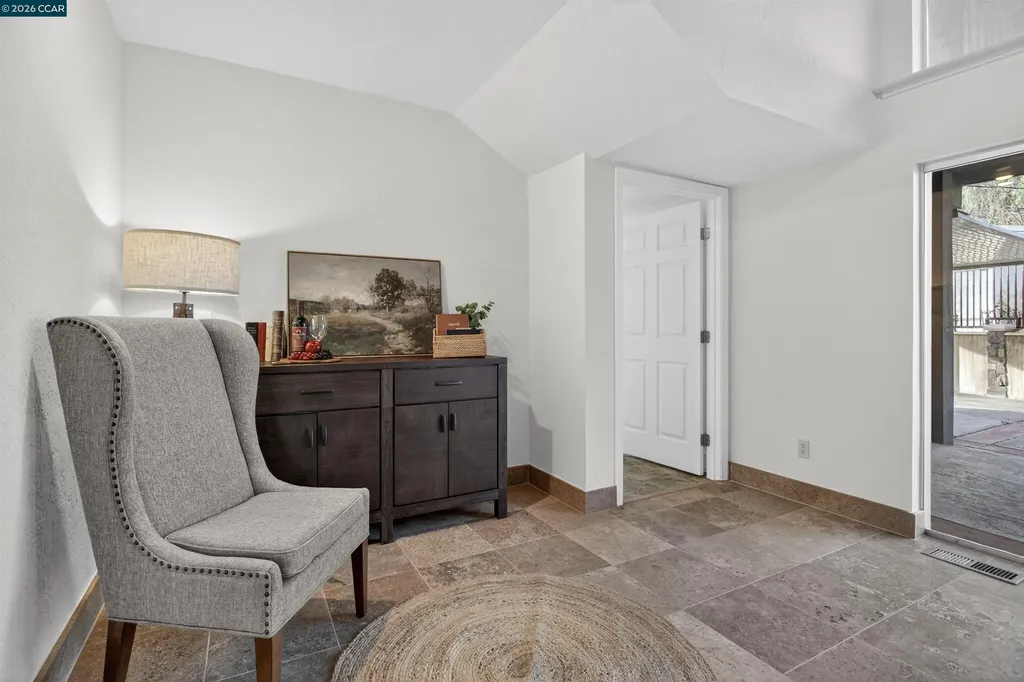 1956 Holly Drive Concord CA 94521