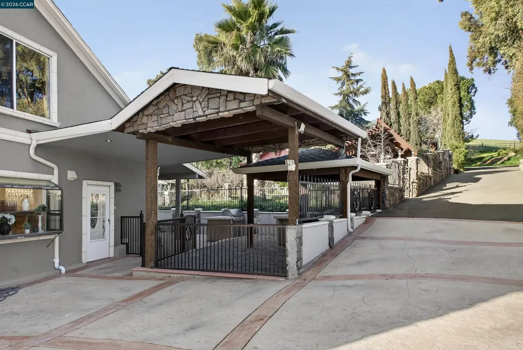 1956 Holly Drive Concord CA 94521