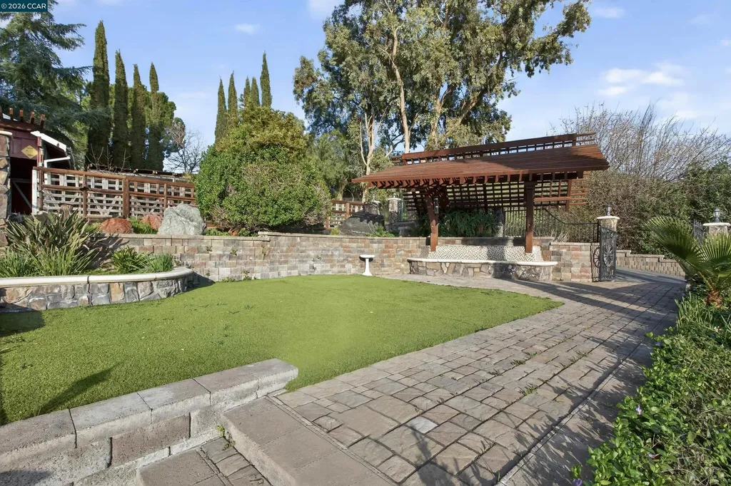 1956 Holly Drive Concord CA 94521