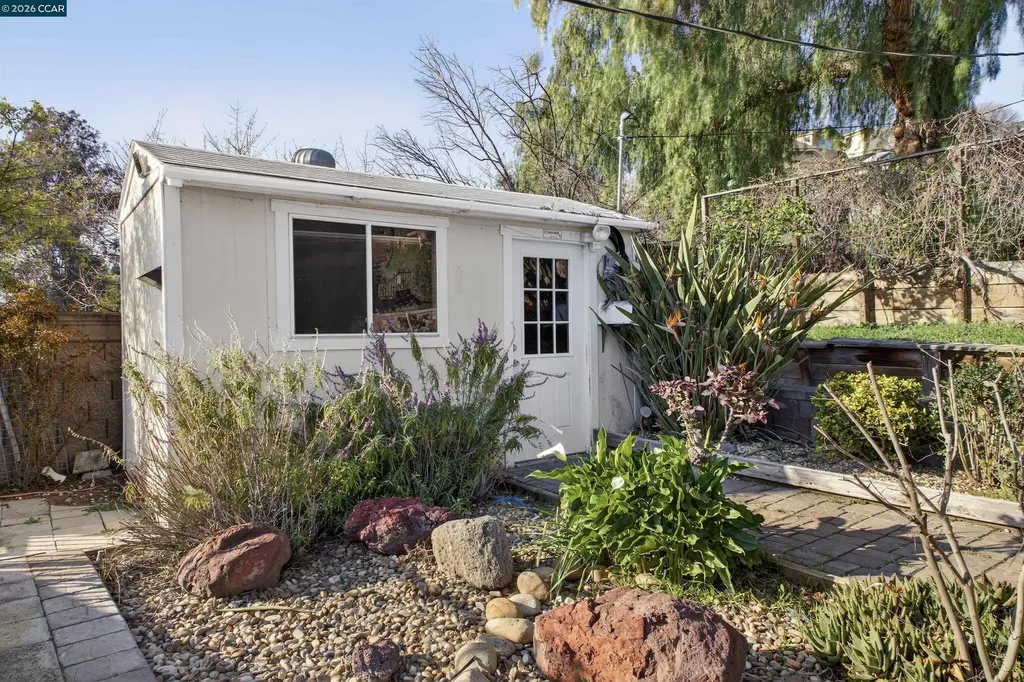 1956 Holly Drive Concord CA 94521