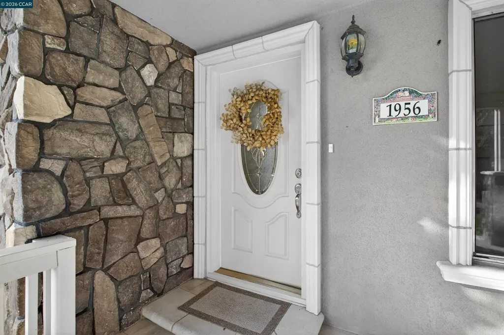 1956 Holly Drive Concord CA 94521