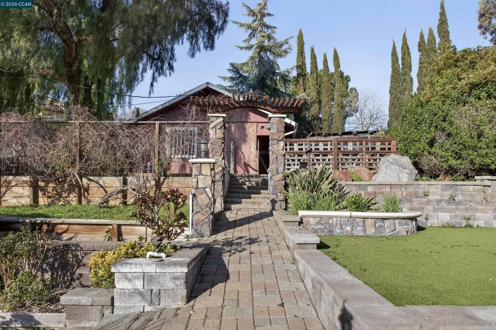 1956 Holly Drive Concord CA 94521