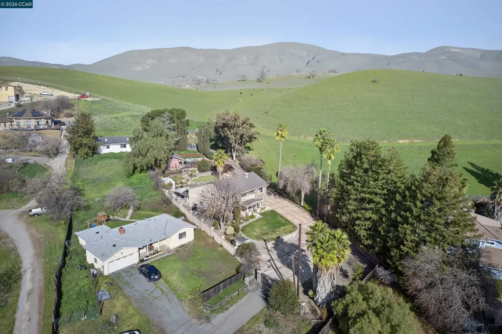 1956 Holly Drive Concord CA 94521