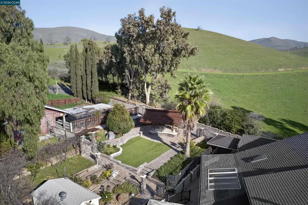 1956 Holly Drive Concord CA 94521