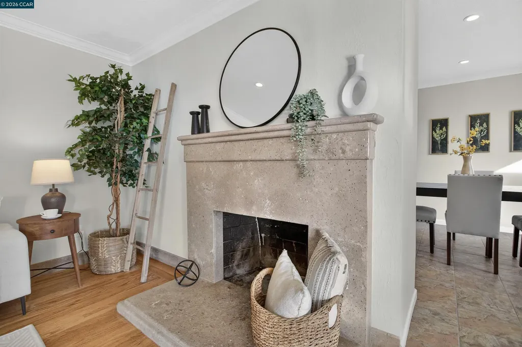 1956 Holly Drive Concord CA 94521