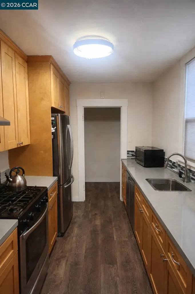 2079 Church Street Oakland CA 94621